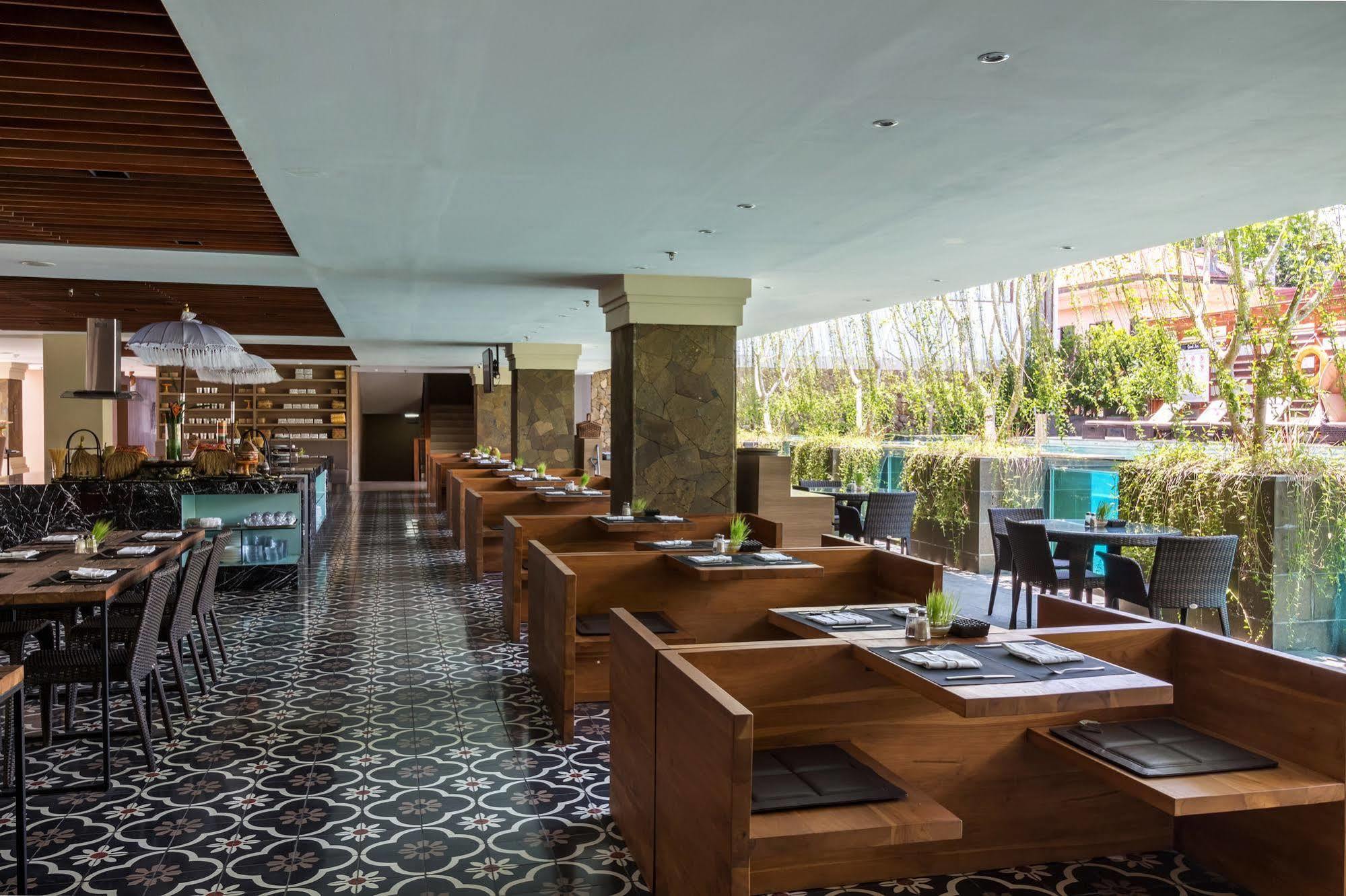 Grand Zuri Kuta Bali Hotel Buitenkant foto